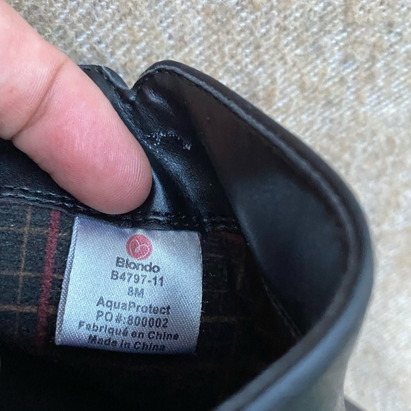 Blondo Women’s Size 8 Leather Ankle Boot with Heel - Picture 3 of 4